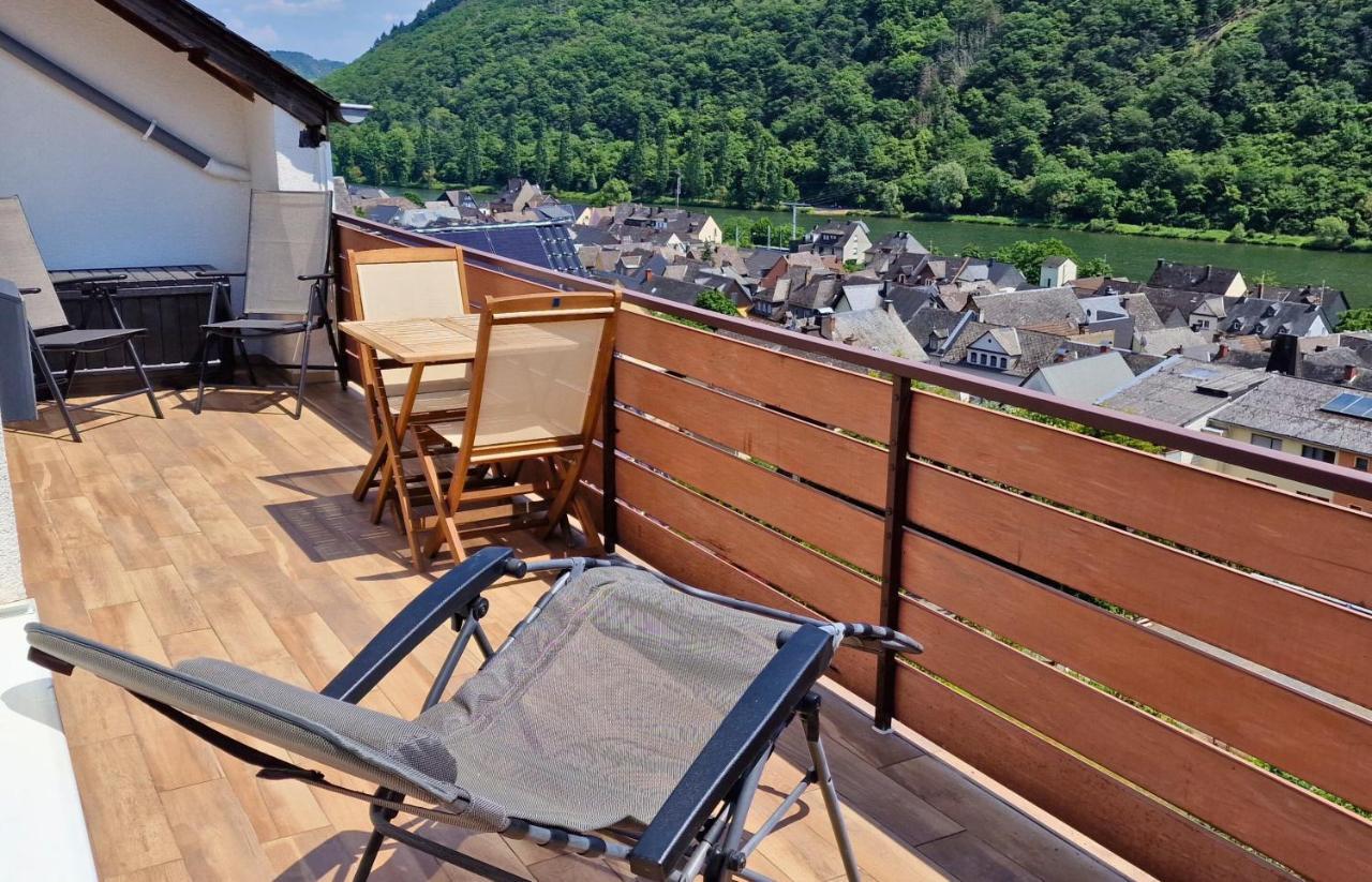 Riesling Appartement For 2 - 4 People - Billiards - Balcony With Mosel View - Parking - Wine Barrel Bar - Fully Equipped Kitchen - Netflix - Waiputv - 3 Km From Cochem Klotten Exterior photo