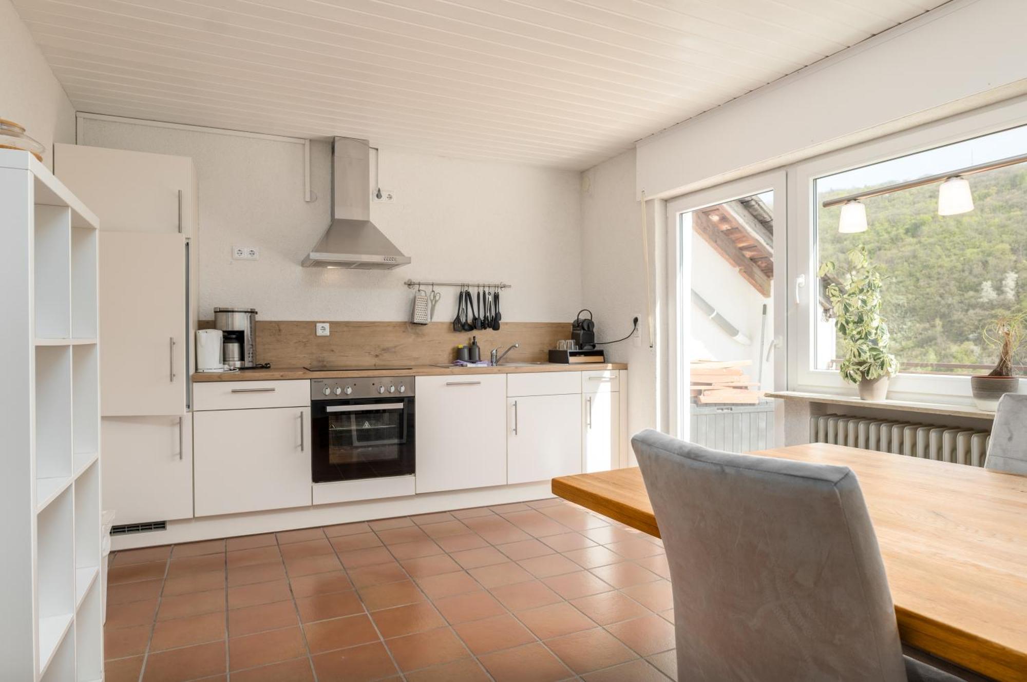 Riesling Appartement For 2 - 4 People - Billiards - Balcony With Mosel View - Parking - Wine Barrel Bar - Fully Equipped Kitchen - Netflix - Waiputv - 3 Km From Cochem Klotten Exterior photo